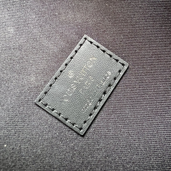 ルイヴィトンバッグ着用イメージ